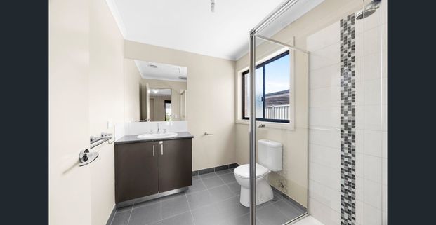 Spacious 3 Bedroom Family Home In Delacombe - Photo 1