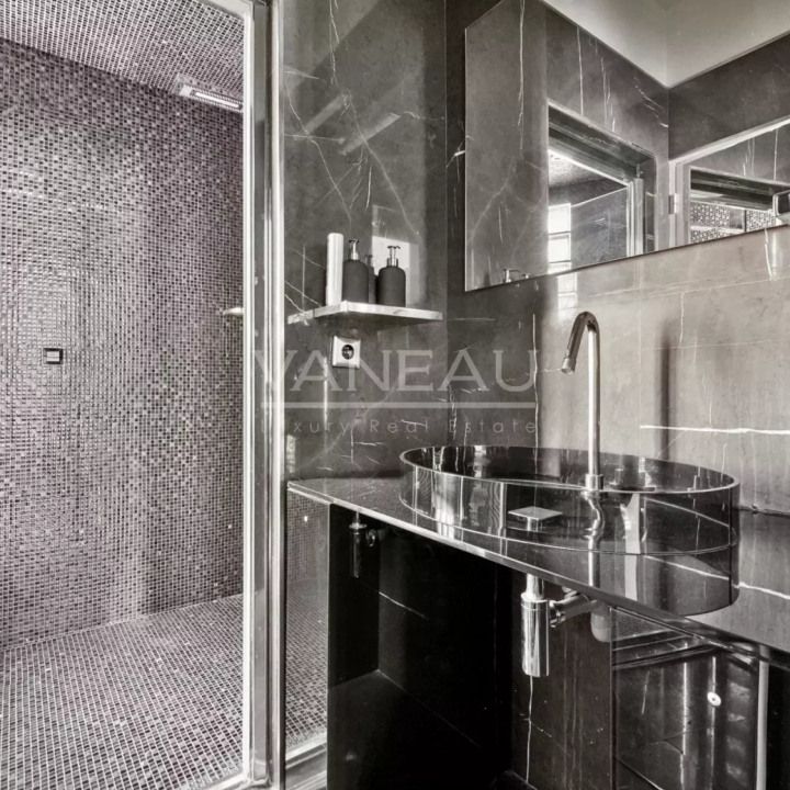Appartement • Parc Monceau - Photo 1