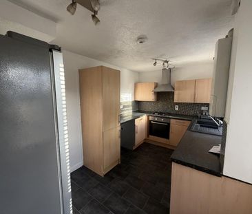 3 bedroom semi-detached house to rent - Photo 6