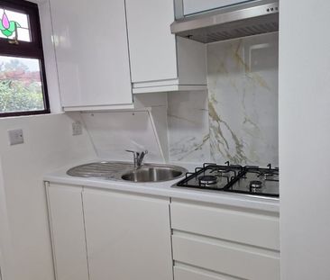 Studio Flat, Langham Gardens, HA0 - Photo 4