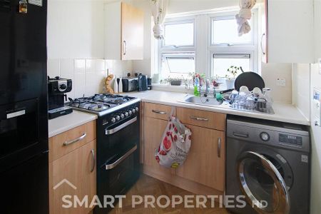 1 bedroom flat to rent - Photo 4