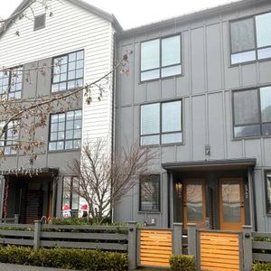 2-Bedroom + Flex+ 2.5 Bathroom Townhome - Photo 2