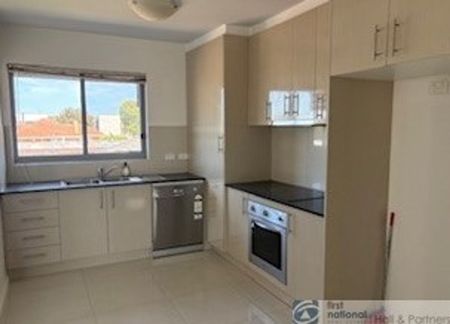 STYLISH ONE BEDROOM APARTMENT - Photo 4