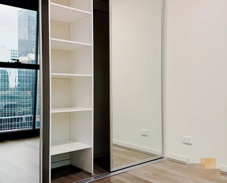 Master Bedroom - Photo 3