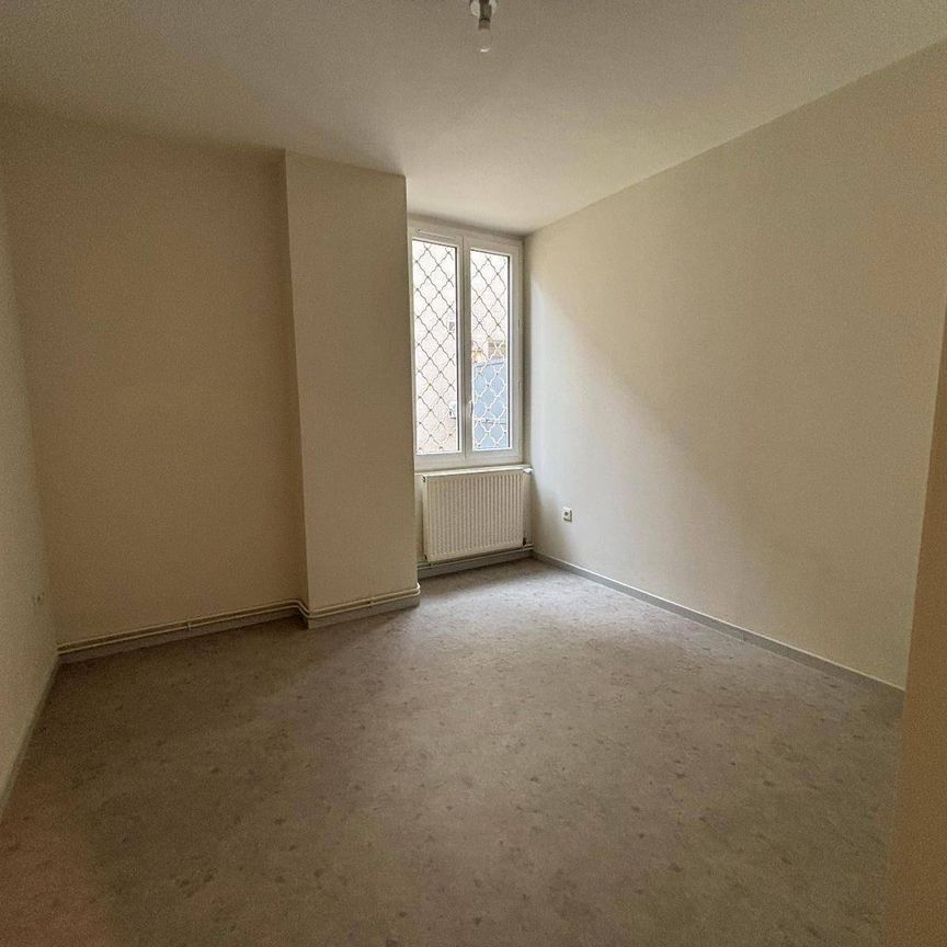 Location appartement rénové 3 pièces 59.18 m² à Romans-sur-Isère (26100) 4 - Photo 1