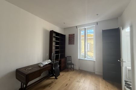 A louer en bail meublé - maison 3 chambres avec jardin / ter - Photo 2
