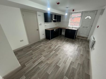 Studio to rent - Photo 3