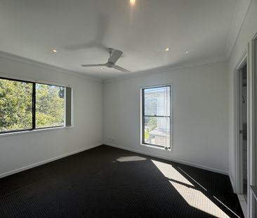 Tidy 3 Bedroom Townhouse - Photo 2