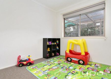 5 Fernberg Place, Melton West - Photo 3