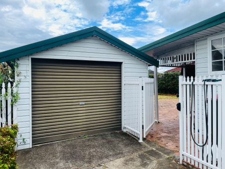 Cozy 2 Bedroom Home - Photo 4