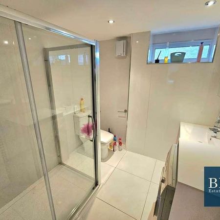 Kingsbridge Road, Southall, UB2 - Photo 4