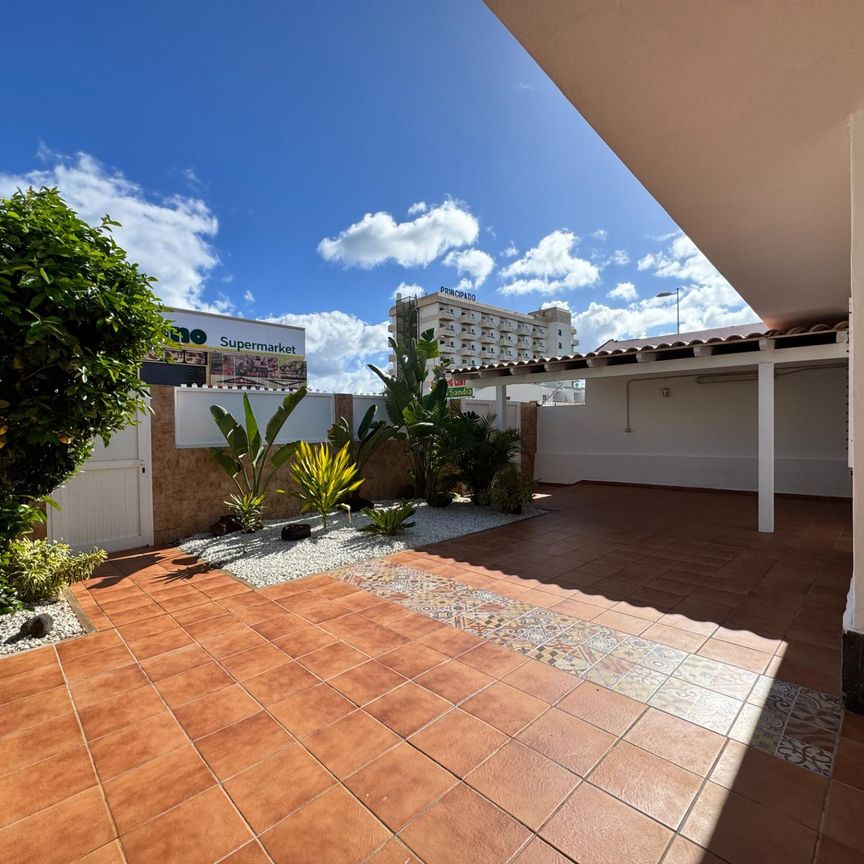 Bungalow to rent in Playa del Inglés, Gran Canaria with garage - Photo 1