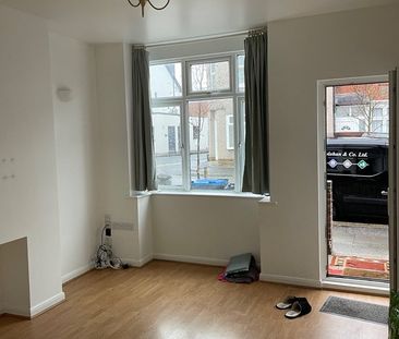 2 Bed Terraced House, Oakwood Avenue, CR4 - Photo 6