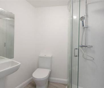 1 bedroom in a house share to rent - Photo 6