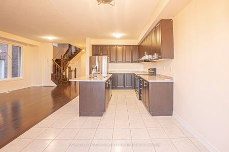 For Lease - 16 Vezna Crescent, Brampton, Ontario - Photo 5