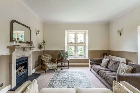 Converted Grade II* listed apartment set in this country house - Photo 2