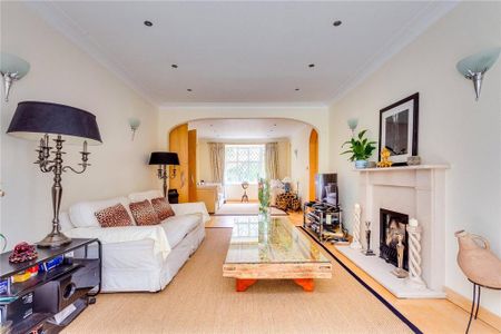 5 bedroom detached house to rent - Photo 2
