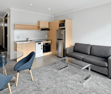 Furnished City Apartment - Prime Nelson Street Location - Photo 4