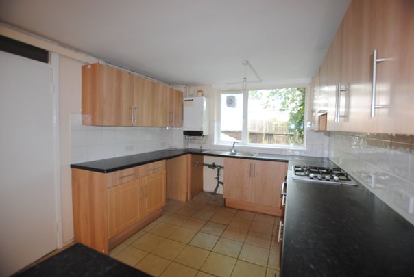 Peters Path, London - Photo 1