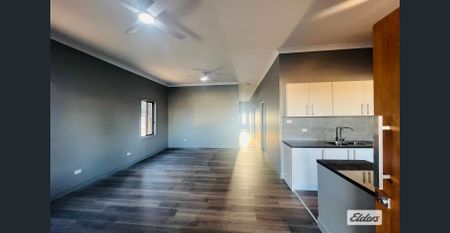 Newly Renovated 4 Bedroom Home - Photo 4