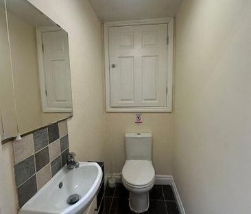 4 bedroom terraced house to rent - Photo 6