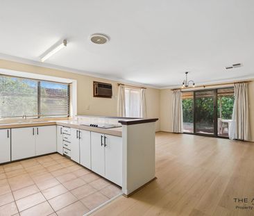 Spacious Family Home in a Convenient Location - Photo 4