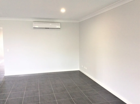 33 Bandt Close, Burpengary QLD 4505 - House For Rent | Domain - Photo 2