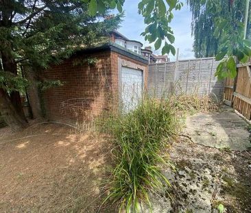 Hale Lane, Edgware, HA8 - Photo 1