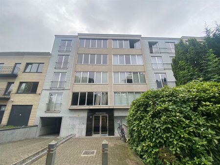 Ruim appartement met twee slaapkamers en garage te Aalst - Foto 4