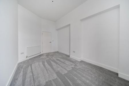 2 bedroom Flat To Let Total Size: 877 SQ FT - Photo 4