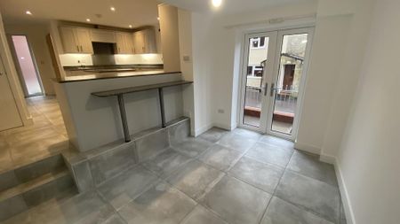 3 bedroom detached house to rent - Photo 5