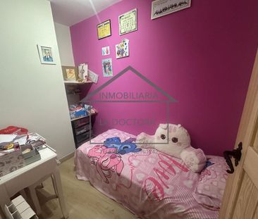 Casa o chalet de alquiler en De las Cuevas, Centro - Photo 1