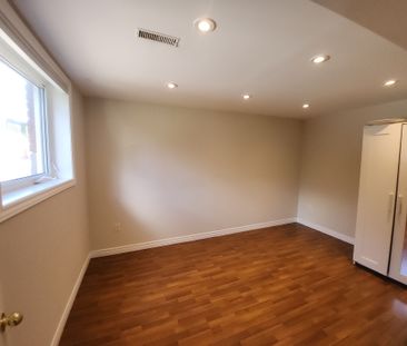 For Lease - 304 Orsi Avenue, Bradford West Gwillimbury, Ontario - Photo 6