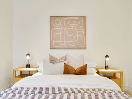 Stylish & Light-Filled 2-Bedroom Home in Prime Eastwood Location - Photo 4