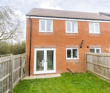 3 bedroom end of terrace house to rent - Photo 1