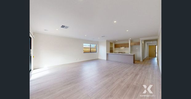 Modern Family Living in a Sought-After Fraser Rise Pocket - Photo 1