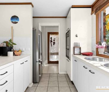 Three Bedroom Family Home - Photo 6