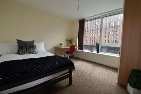 4 bedroom apartment to rent - Photo 3