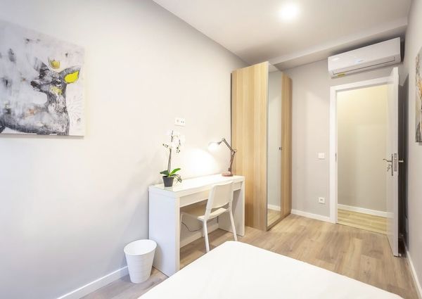 Calle del Puerto de Canfranc, Madrid, Community of Madrid 28038