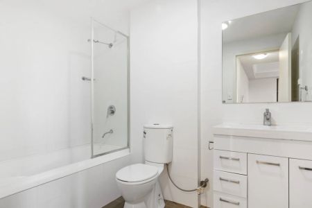 Modern Comfort in the Heart of Parramatta - Photo 4