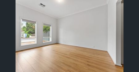 Modern Family Home Minutes from the City - Photo 3