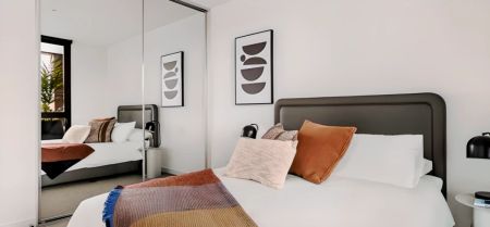 2 Bed 2 Bath with Study - Furnished - Photo 2