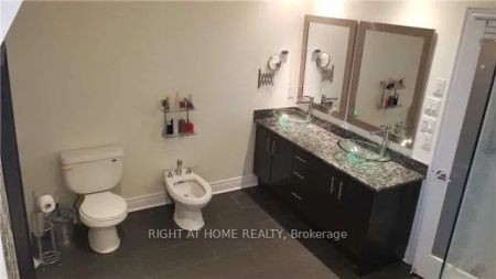 Condo Townhouse For Lease | W9232889 - Photo 5