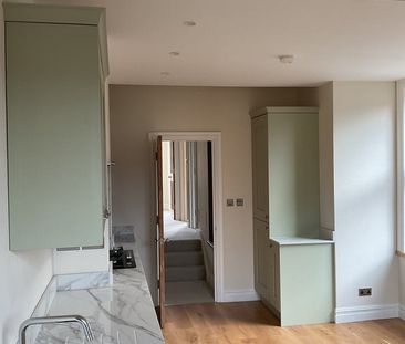 2 Bed Maisonette, Newport Road, E10 - Photo 6