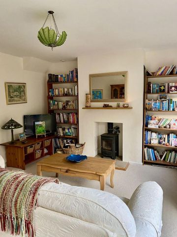 3 bedroom semi-detached house to rent - Photo 2