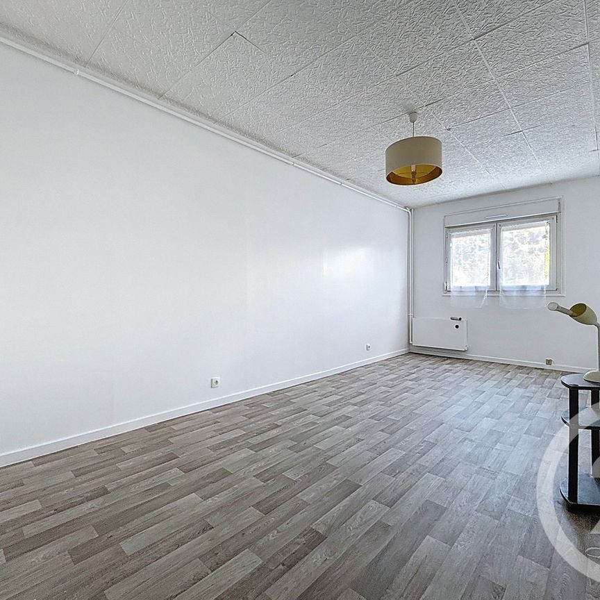 Location Appartement 2 pièces 59m² LA NEUVILLETTE 51100 - Photo 1