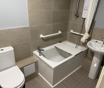 1 bedroom ground floor flat to rent - Photo 5