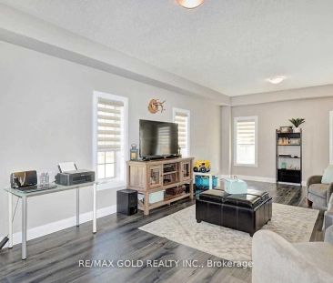 201 Tall Grass Crescent #Upper - Photo 3