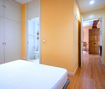 Sevilla, Andalusia 41004 - Photo 3