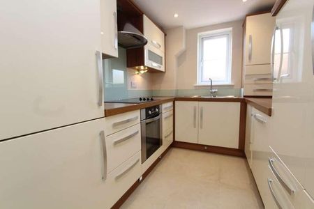 King George Avenue, Petersfield, Hampshire, GU32 - Photo 5